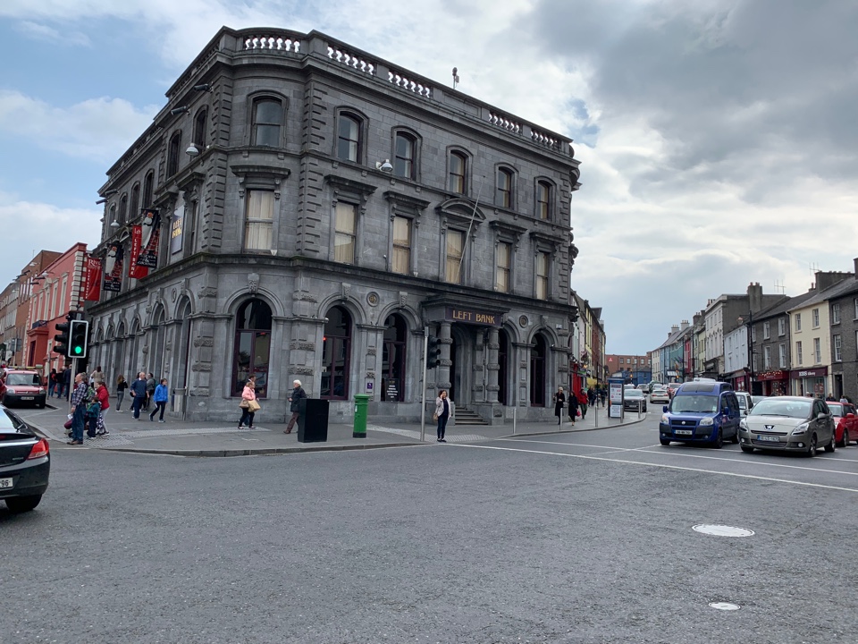 Historische Bank im Zentrum von Dublin